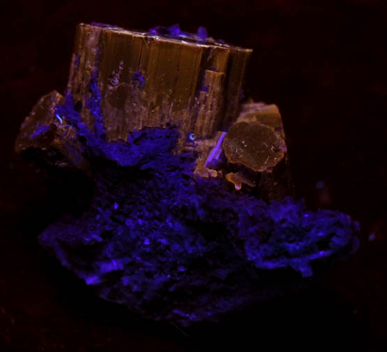 Fluorapatite with Bertrandite from Lavra da Golconda, near Governador Valadares, Minas Gerais, Brazil