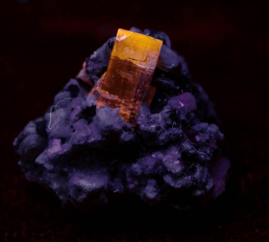 Fluorapatite with Bertrandite from Lavra da Golconda, near Governador Valadares, Minas Gerais, Brazil