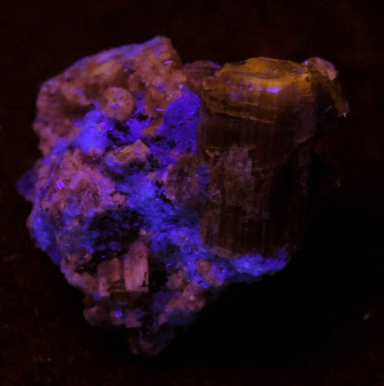 Fluorapatite with Bertrandite from Lavra da Golconda, near Governador Valadares, Minas Gerais, Brazil