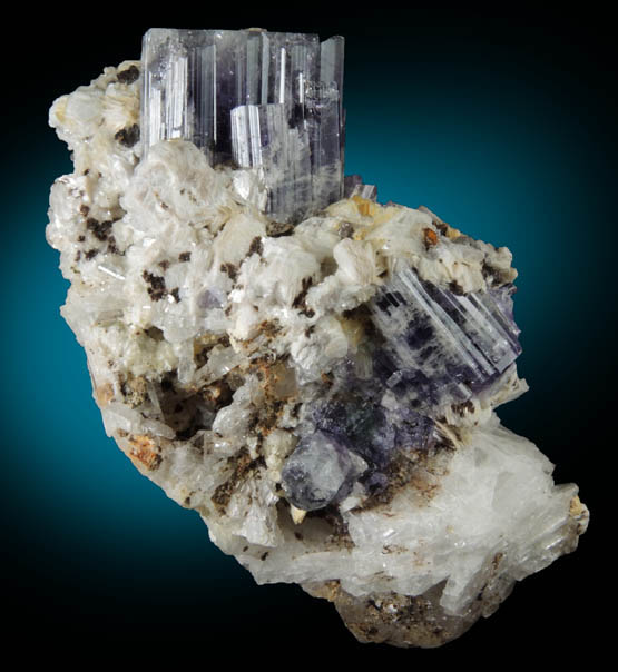 Fluorapatite on Quartz-Albite with Bertrandite from Lavra da Golconda, near Governador Valadares, Minas Gerais, Brazil