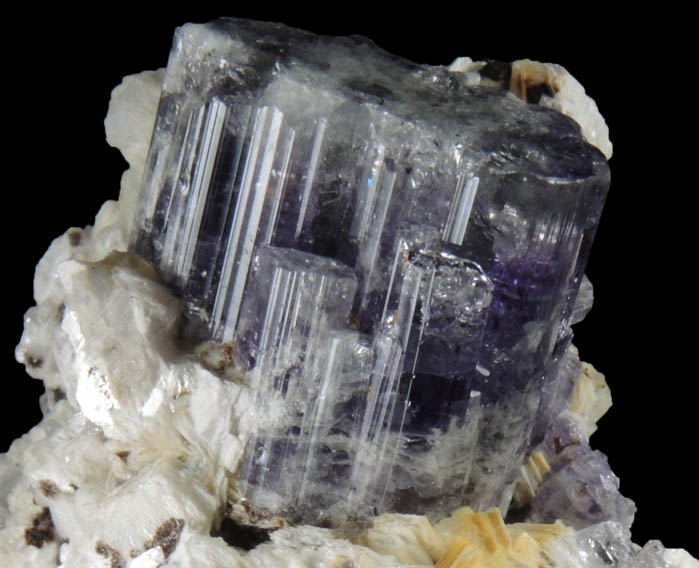 Fluorapatite on Quartz-Albite with Bertrandite from Lavra da Golconda, near Governador Valadares, Minas Gerais, Brazil