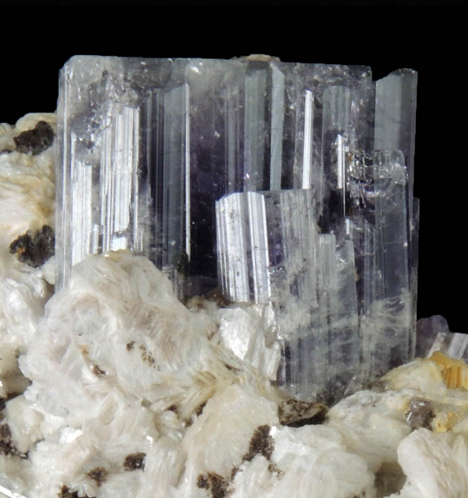 Fluorapatite on Quartz-Albite with Bertrandite from Lavra da Golconda, near Governador Valadares, Minas Gerais, Brazil