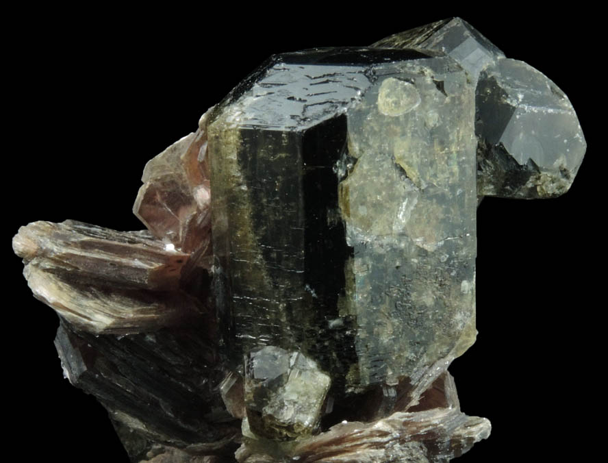 Fluorapatite with Muscovite from Lavra do Joo Pinto, Fazenda Santa Elisa, Conselheiro Pena, Minas Gerais, Brazil