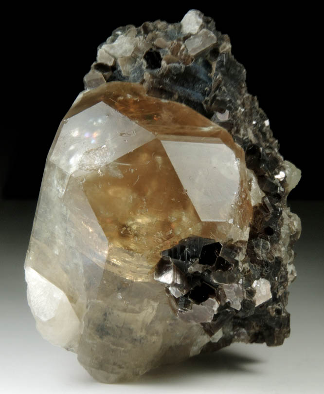 Fluorapatite on Muscovite from Medina, Fazenda Campo Lindo, Jequitinhonha River Valley, Minas Gerais, Brazil