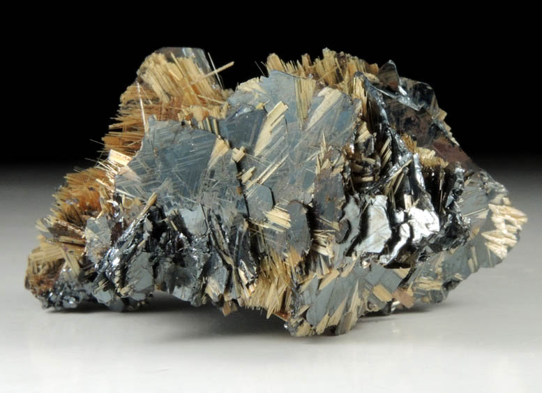 Rutile with Hematite from Novo Horizonte, Bahia, Brazil