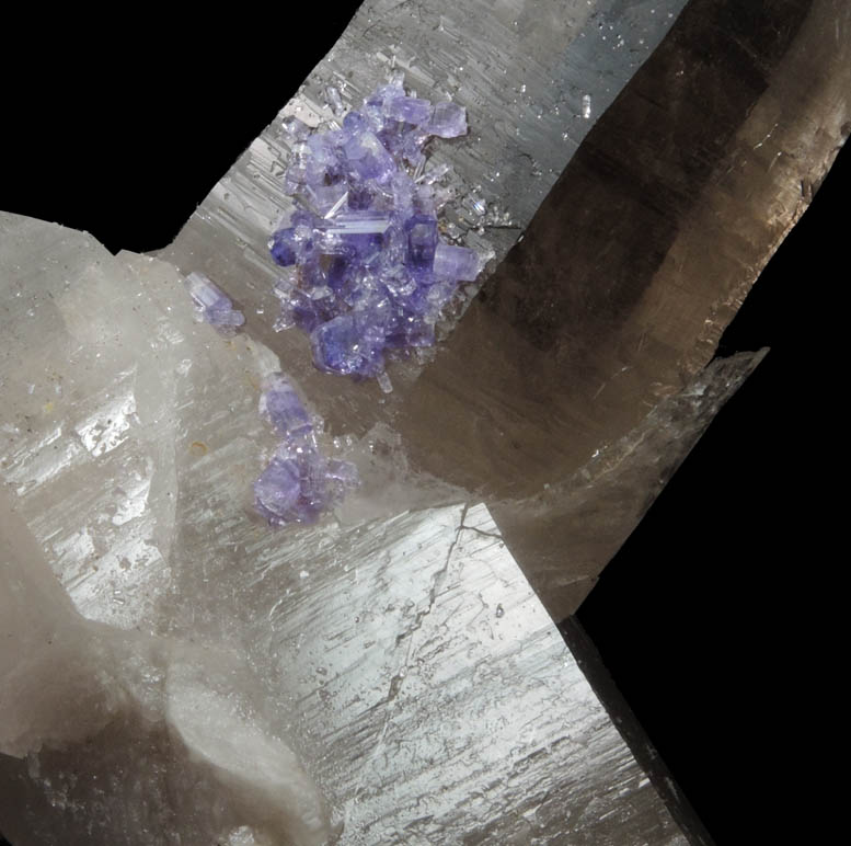 Fluorapatite on Quartz from Lavra da Golconda, near Governador Valadares, Minas Gerais, Brazil