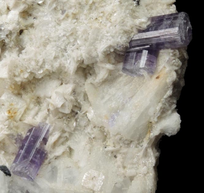 Fluorapatite on Albite with Bertrandite from Lavra da Golconda, near Governador Valadares, Minas Gerais, Brazil