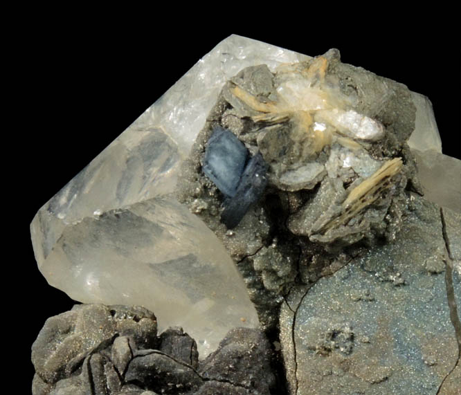 Vivianite on Muscovite and Quartz with Chalcopyrite coating from Cigana, Galilia, Minas Gerais, Brazil