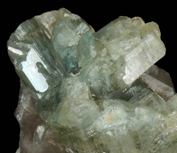 Fluorapatite on Quartz from So Geraldo do Baixio, Minas Gerais, Brazil