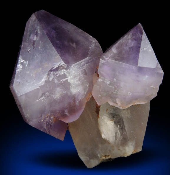 Quartz var. Amethyst (scepter-shaped formation) from Eonyang Mountain, Kyongsang-namdo, South Korea