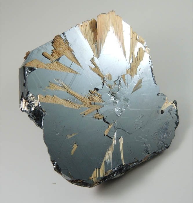 Hematite crystal intergrown with Rutile from Ibitiara, Bahia, Brazil