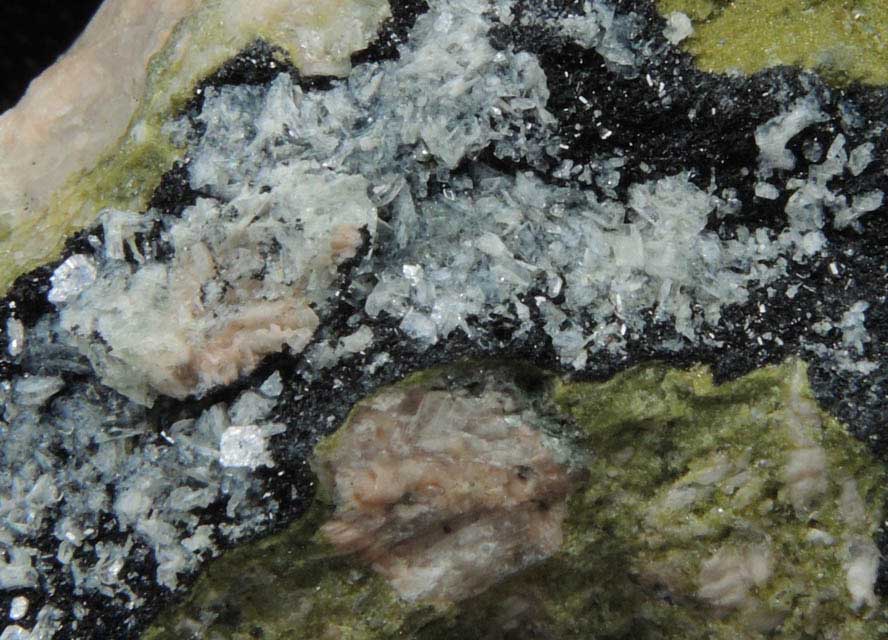 Apophyllite on Babingtonite from Quabbin Aqueduct Shaft 10, Hardwick, Worcester County, Massachusetts