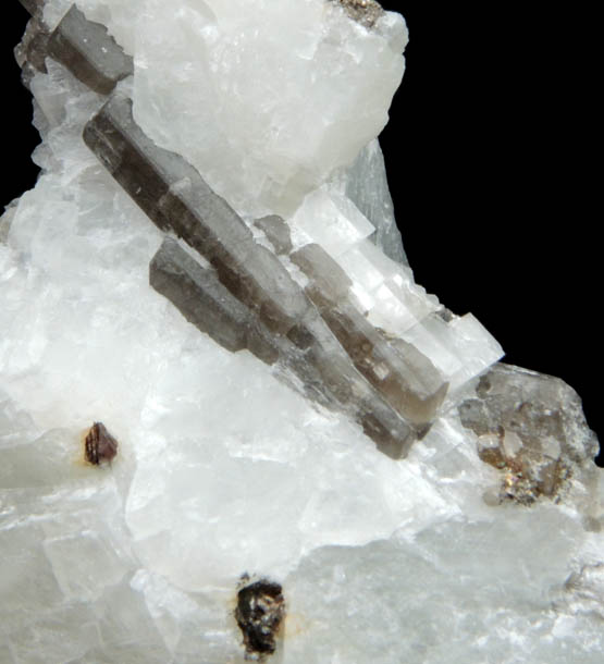 Fluorapatite from Lime Crest Quarry (Limecrest), Sussex Mills, 4.5 km northwest of Sparta, Sussex County, New Jersey