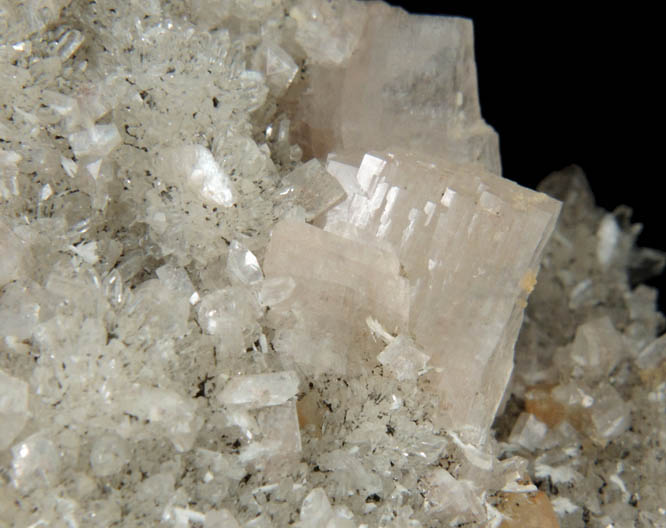 Heulandite over Quartz from Prospect Park Quarry, Prospect Park, Passaic County, New Jersey