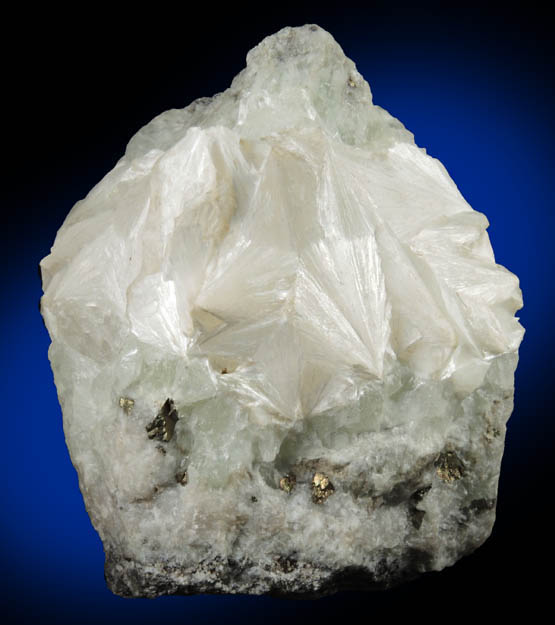 Pectolite, Prehnite, Chalcopyrite from Bergen Hill, Hudson County, New Jersey