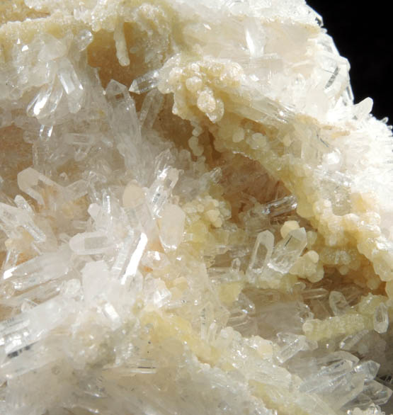 Hydroxylherderite on Quartz from Bennett Quarry, Buckfield, Oxford County, Maine