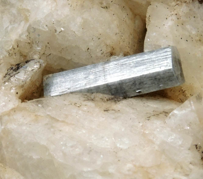 Fluorapatite on Albite from Palermo Mine, North Groton Pegmatite District, Grafton County, New Hampshire