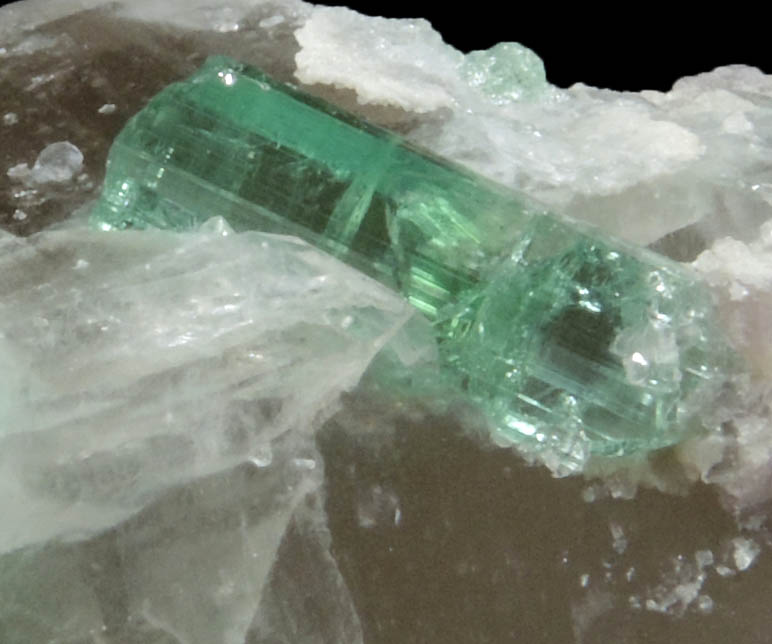 Elbaite Tourmaline on Quartz from Havey Quarry, Spaniard's Pocket, Poland, Androscoggin County, Maine