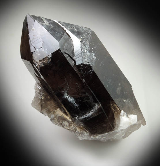 Quartz var. Smoky Quartz (Dauphin Law Twins) from Moat Mountain, west of North Conway, Carroll County, New Hampshire