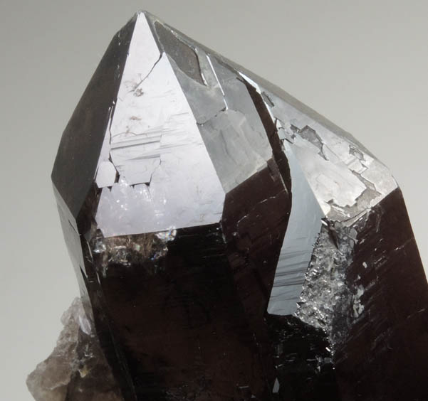 Quartz var. Smoky Quartz (Dauphin Law Twins) from Moat Mountain, west of North Conway, Carroll County, New Hampshire