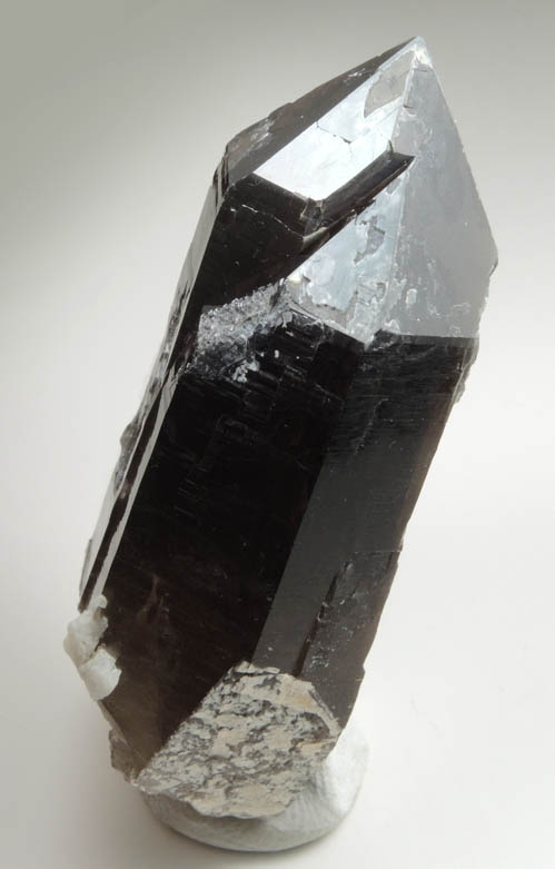 Quartz var. Smoky Quartz (Dauphin Law Twins) from Moat Mountain, west of North Conway, Carroll County, New Hampshire