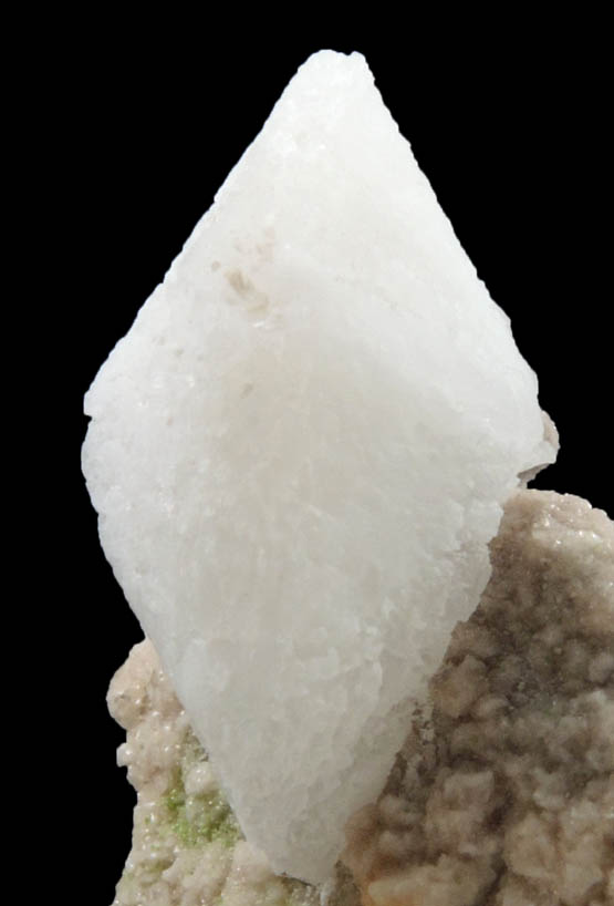 Aragonite var. Tarnowitzite on Smithsonite from Tsumeb Mine, Otavi-Bergland District, Oshikoto, Namibia