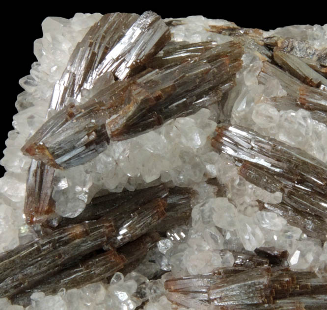 Vanadinite var. Endlichite on Calcite from Sierra de Los Lamentos, Chihuahua, Mexico