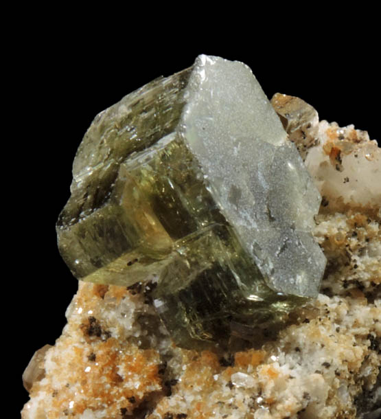 Fluorapatite and Eosphorite (?) on Albite from Jos Pinto Mine, Jaguarau Pegmatite, Minas Gerais, Brazil