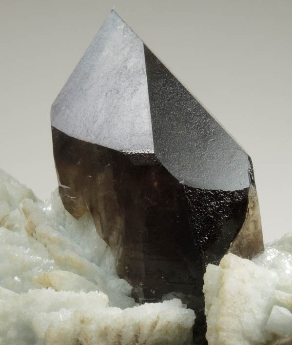 Quartz var. Smoky Quartz (Dauphin Law Twins), Microcline, Albite from Government Pit, south of Moat Mountain, Albany, Carroll County, New Hampshire