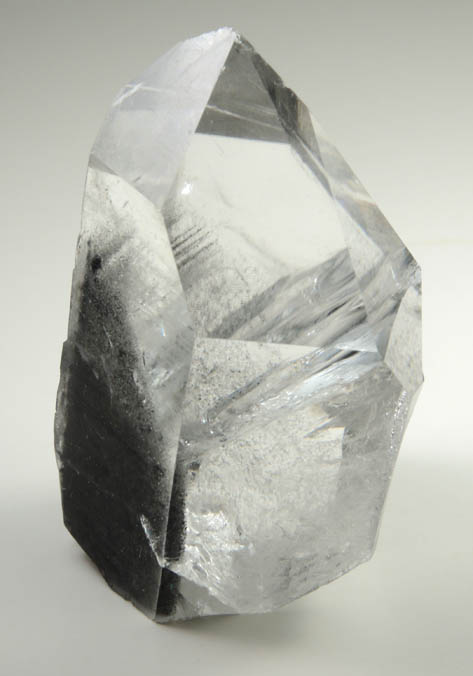 Quartz with phantom-growth zoning of shale inclusions from Mount Ida, Montgomery County, Arkansas