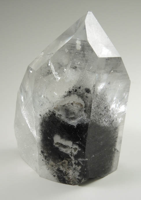 Quartz with phantom-growth zoning of shale inclusions from Mount Ida, Montgomery County, Arkansas