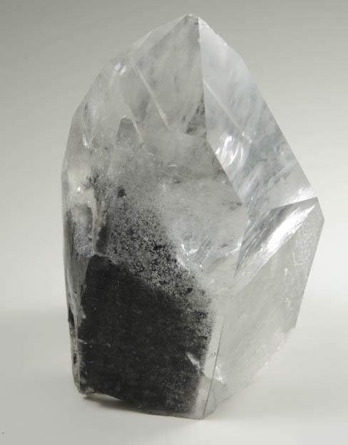 Quartz with phantom-growth zoning of shale inclusions from Mount Ida, Montgomery County, Arkansas