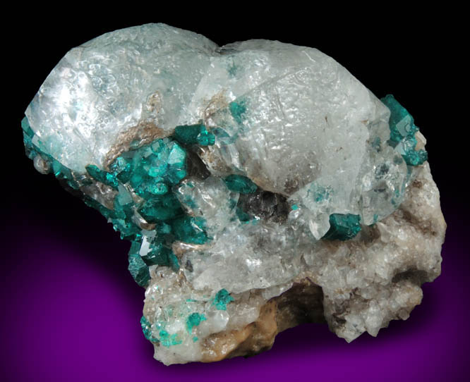 Dioptase on Calcite from Altyn-Tyube, 66 km east of Karagandy, Karaganda Oblast', Kazakhstan (Type Locality for Dioptase)
