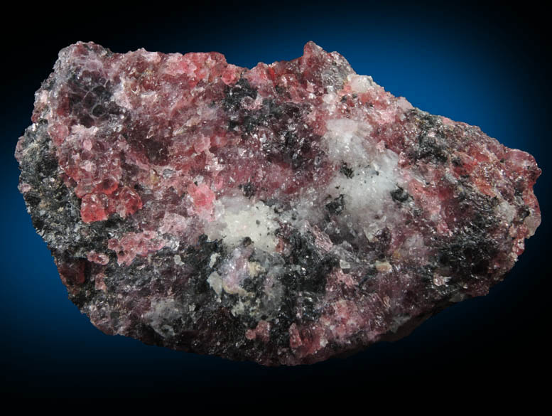 Eudialyte, Kataphorite, Albite from Kipawa Complex, Villedieu Twp., Qubec, Canada