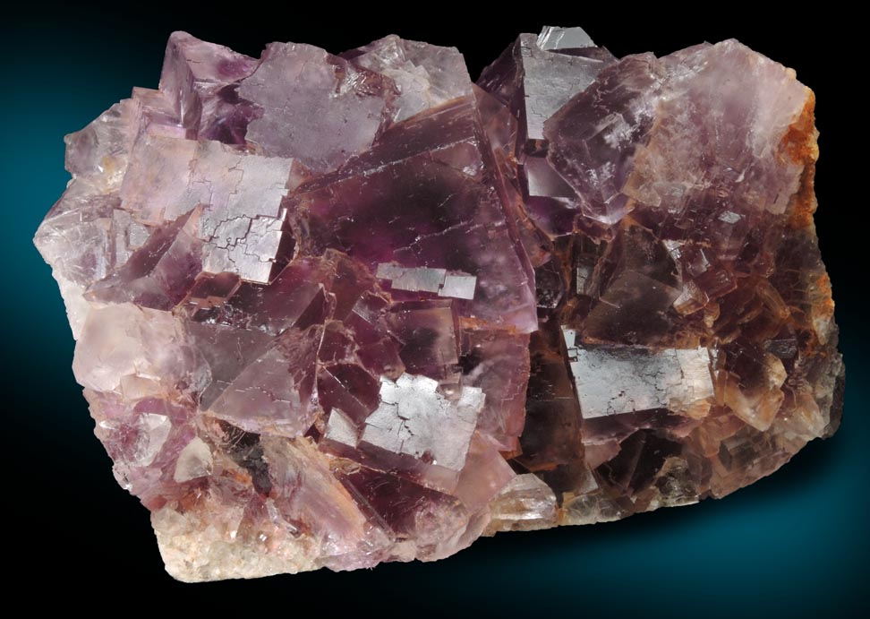 Fluorite with phantom-growth zones from Caravia-Berbes District, Asturias, Spain