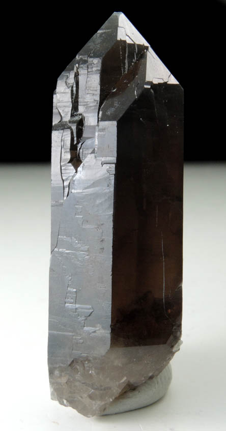 Quartz var. Smoky Quartz (Dauphin Law Twins) from Moat Mountain, west of North Conway, Carroll County, New Hampshire