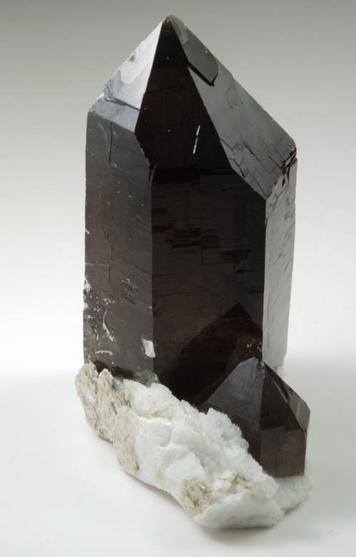 Quartz var. Smoky Quartz with 10 carat faceted gemstone from Moat Mountain, west of North Conway, Carroll County, New Hampshire