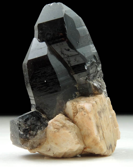 Quartz var. Smoky Quartz (Dauphin Law Twins) on Microcline from Butte District, Silver Bow County, Montana