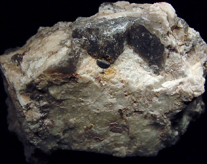 Microlite from Hollister Quarry, S. Glastonbury, Connecticut