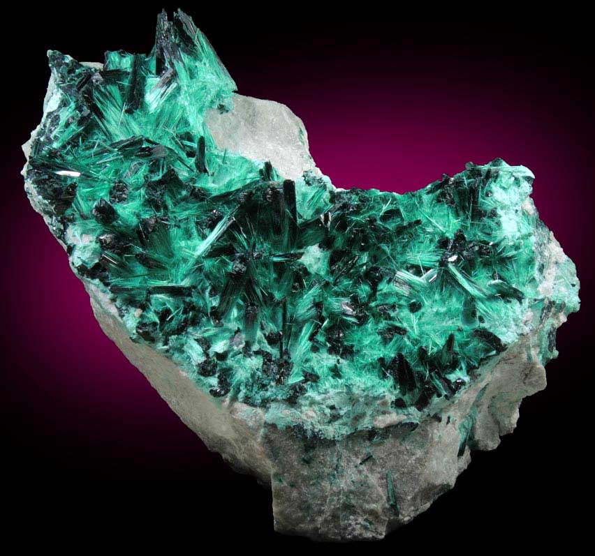 Brochantite from Milpillas Mine, Cuitaca, Sonora, Mexico