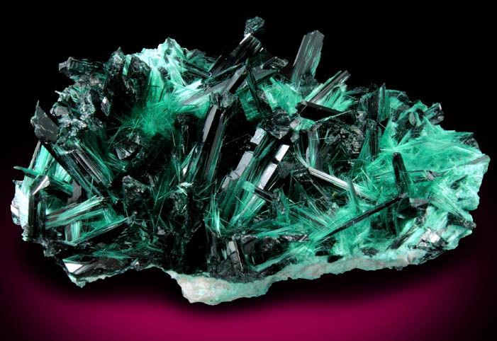 Brochantite from Milpillas Mine, Cuitaca, Sonora, Mexico