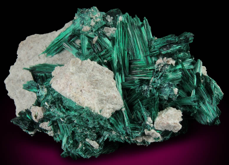 Brochantite from Milpillas Mine, Cuitaca, Sonora, Mexico