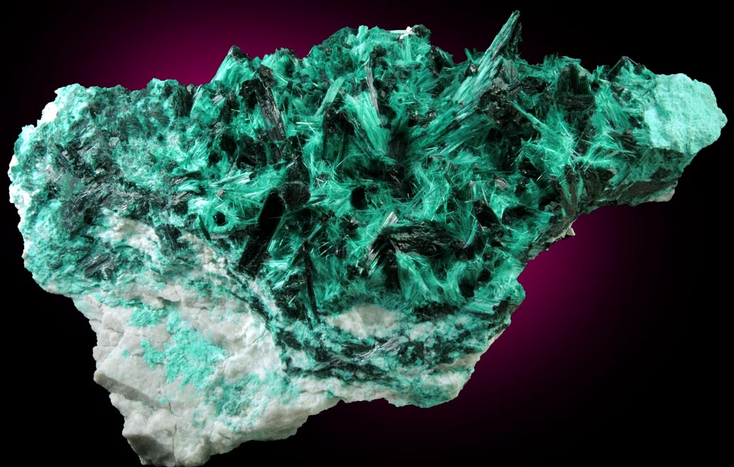 Brochantite from Milpillas Mine, Cuitaca, Sonora, Mexico