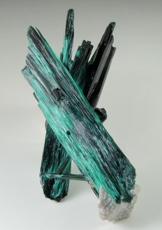 Brochantite from Milpillas Mine, Cuitaca, Sonora, Mexico