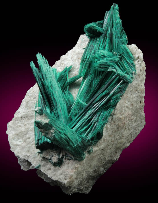 Brochantite from Milpillas Mine, Cuitaca, Sonora, Mexico