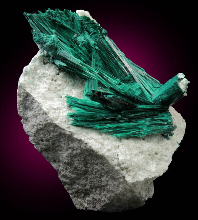 Brochantite from Milpillas Mine, Cuitaca, Sonora, Mexico