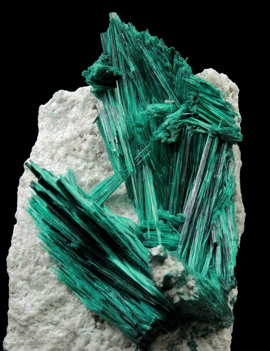 Brochantite from Milpillas Mine, Cuitaca, Sonora, Mexico