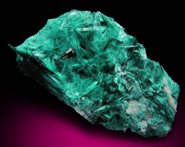 Brochantite from Milpillas Mine, Cuitaca, Sonora, Mexico