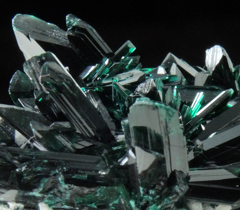 Brochantite from Milpillas Mine, Cuitaca, Sonora, Mexico