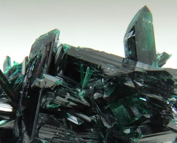 Brochantite from Milpillas Mine, Cuitaca, Sonora, Mexico